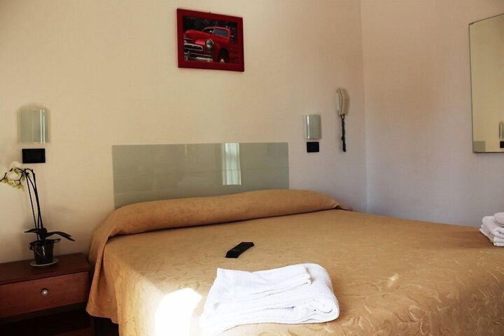 Room 3 of 6