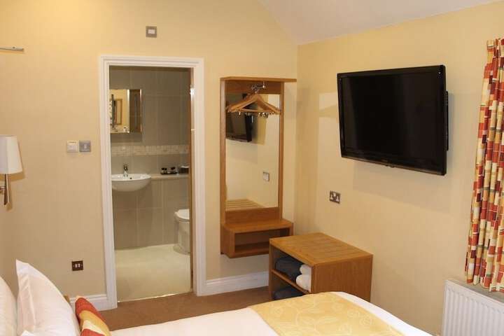 Room 9 of 27