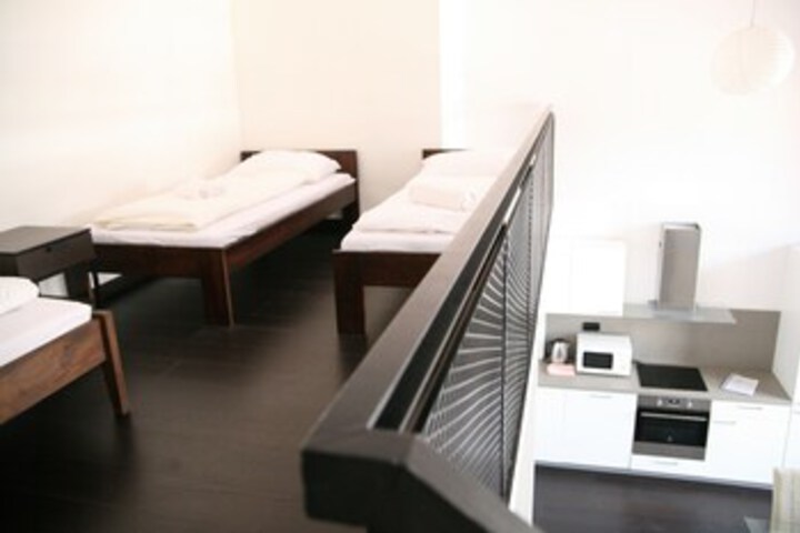 Room 213 of 275