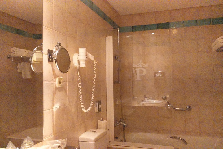 Room 9 of 47