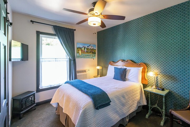 Room 52 of 89