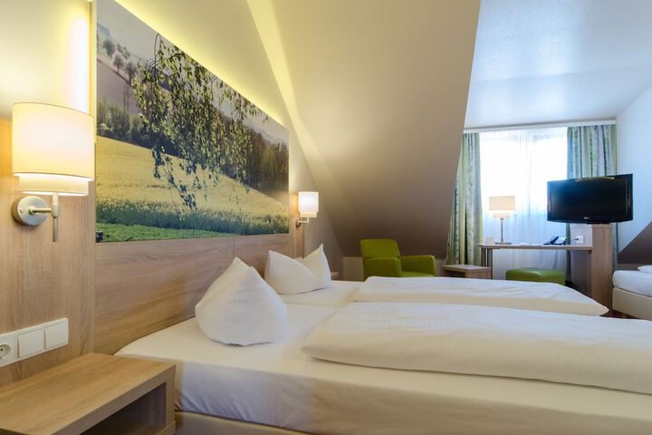 Room 15 of 35