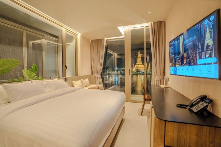 Room 8 of 8