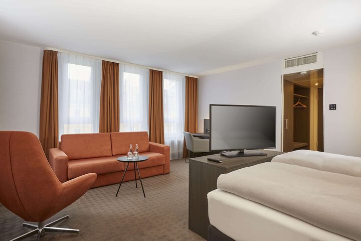 Room 9 of 30