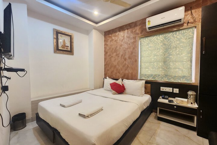 Room 4 of 30