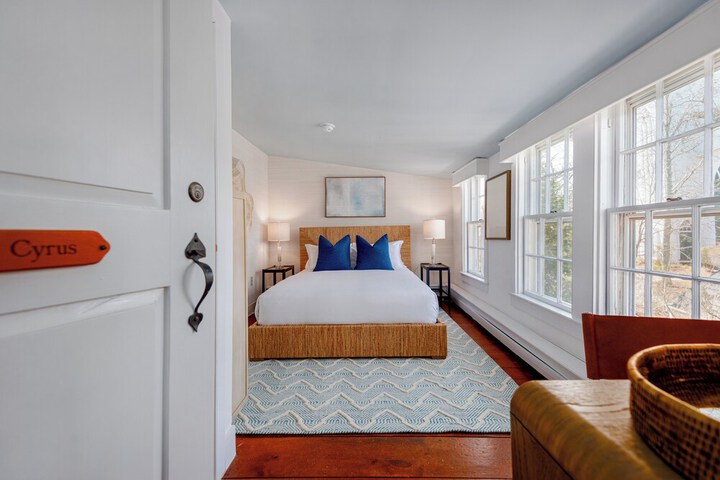 Room 28 of 70