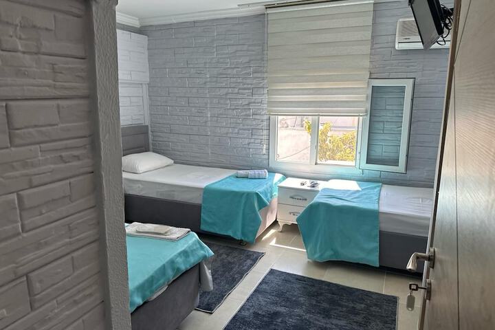 Room 17 of 32