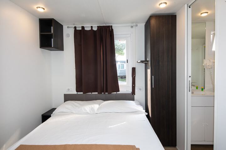 Room 7 of 227