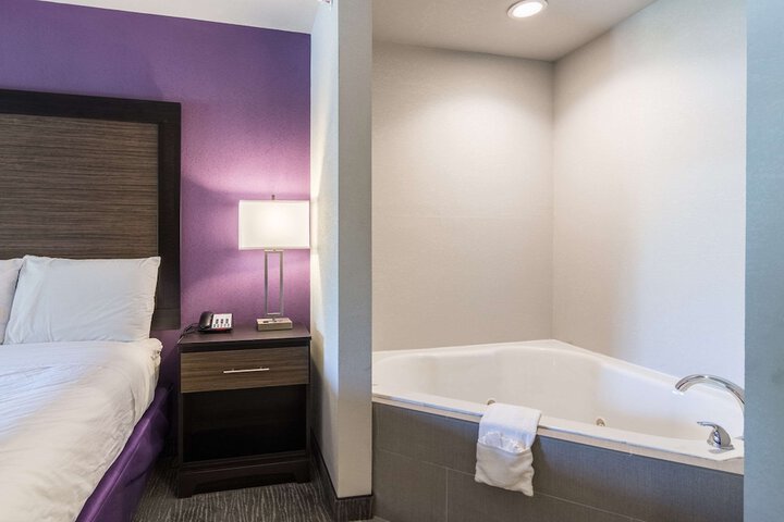1 King Bed (7 of 14)