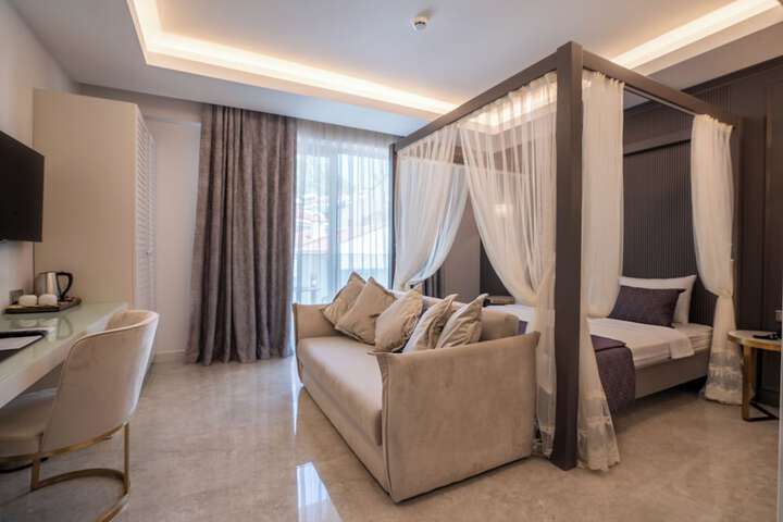 Room 28 of 85