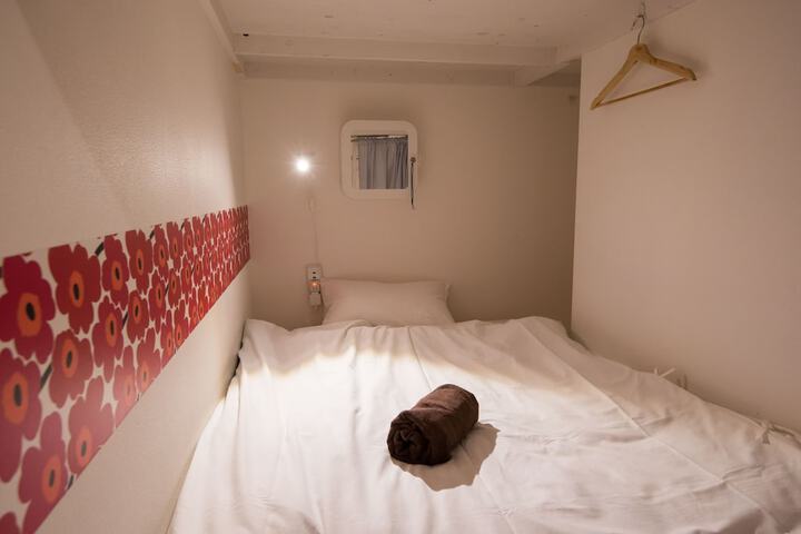 Room 27 of 80