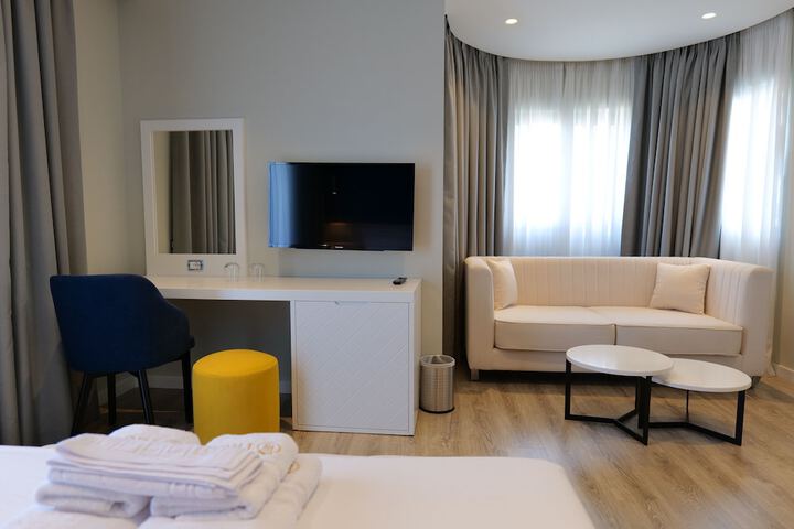 Room 26 of 171