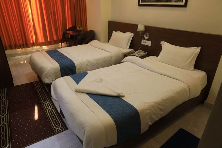 Room 18 of 119