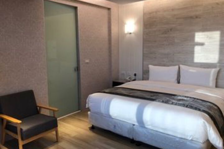 Room 21 of 48