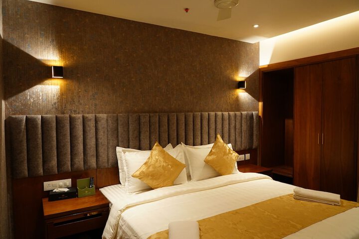 Room 33 of 87