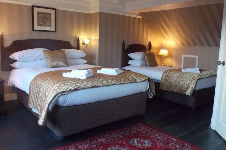 Room 3 of 37