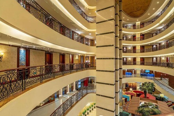 Entrance & Lobby
