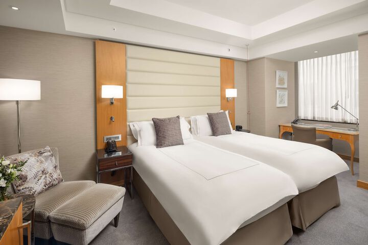 Room 35 of 112