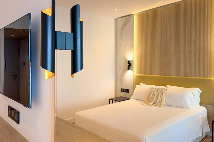 Room 15 of 79