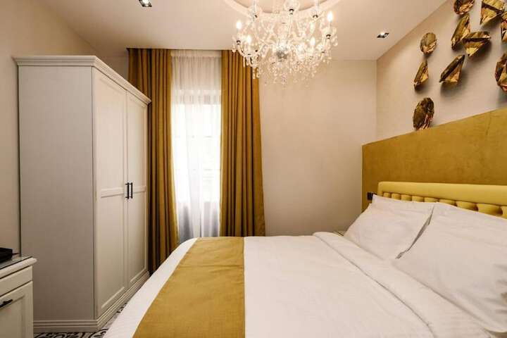 Room 22 of 67