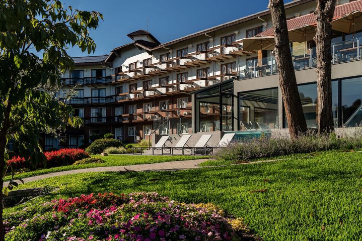 Hotel Exterior 160 of 171