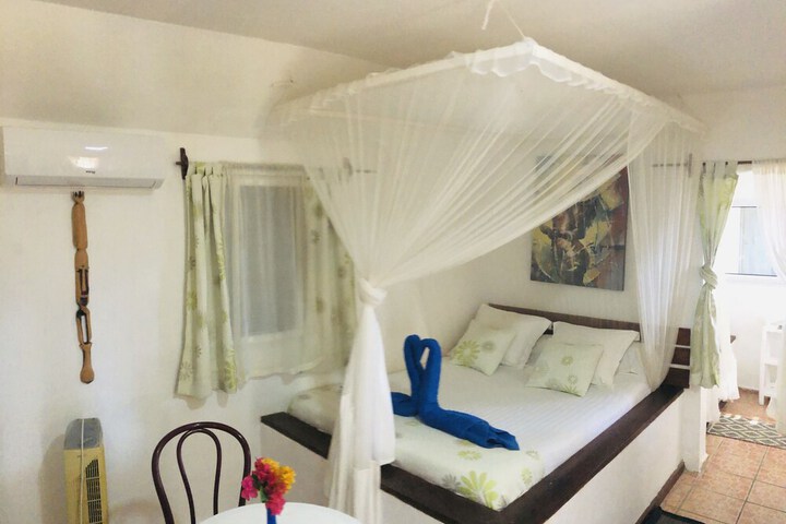 Room 9 of 48