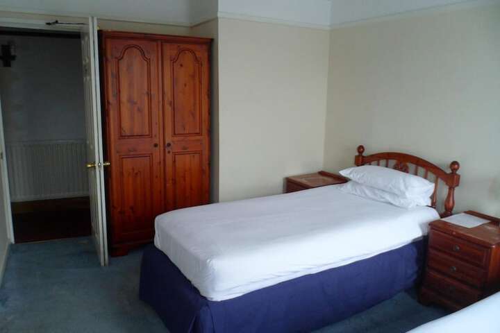 Room 12 of 37