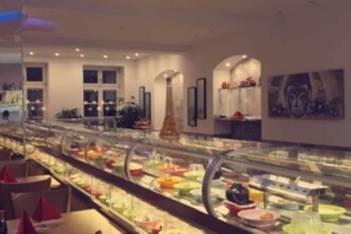 Dining 9 of 10