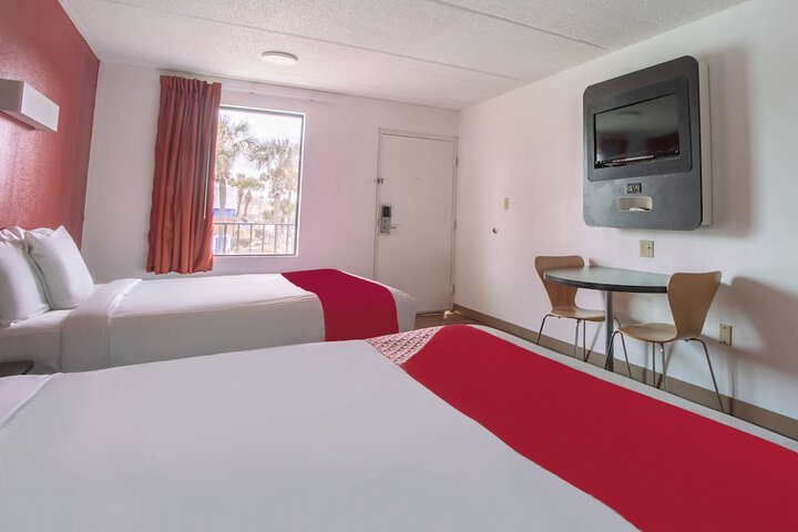 Room 13 of 30