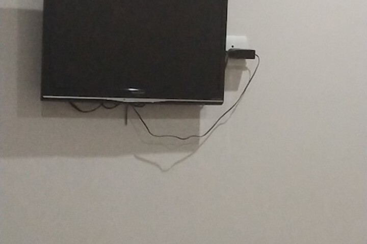 Room 5 of 16