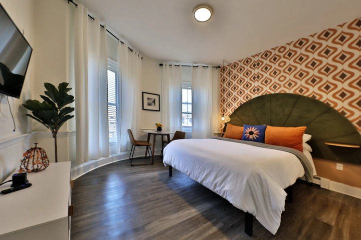 Room 4 of 13
