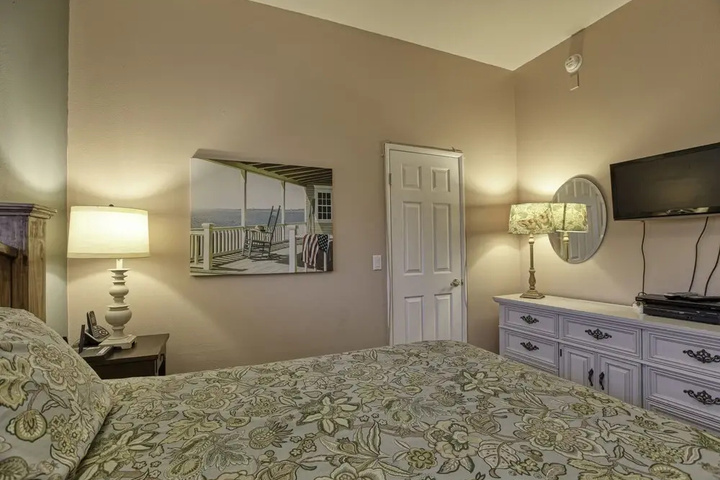 Room 2 of 18