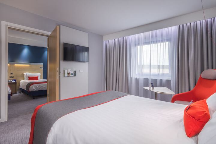 Room 4 of 49