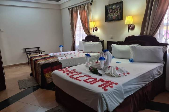 Room 8 of 11