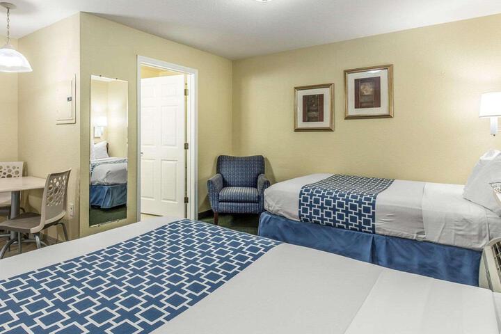 Double Accessible Queen Size Bed (1 of 11)