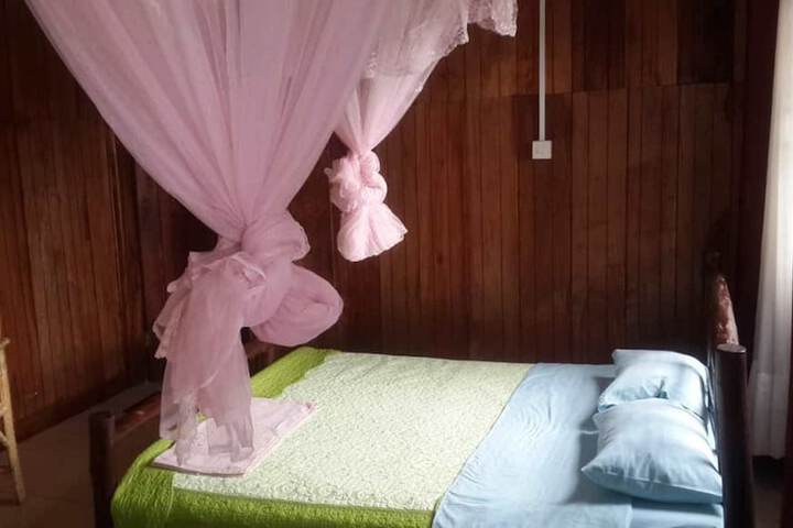 Room 7 of 13