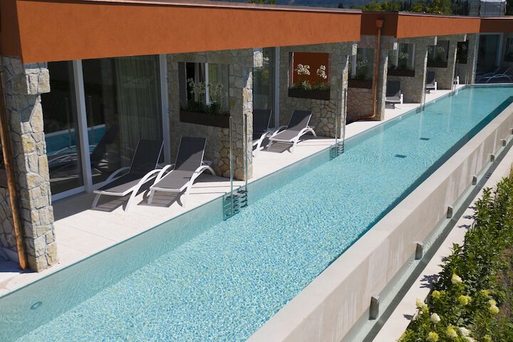 Pool 73 of 121