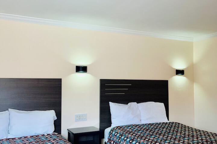 Room 19 of 34