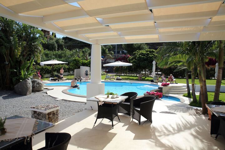 Pool Hotel