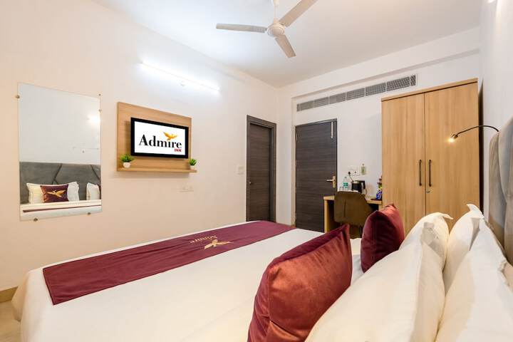 Room 17 of 28