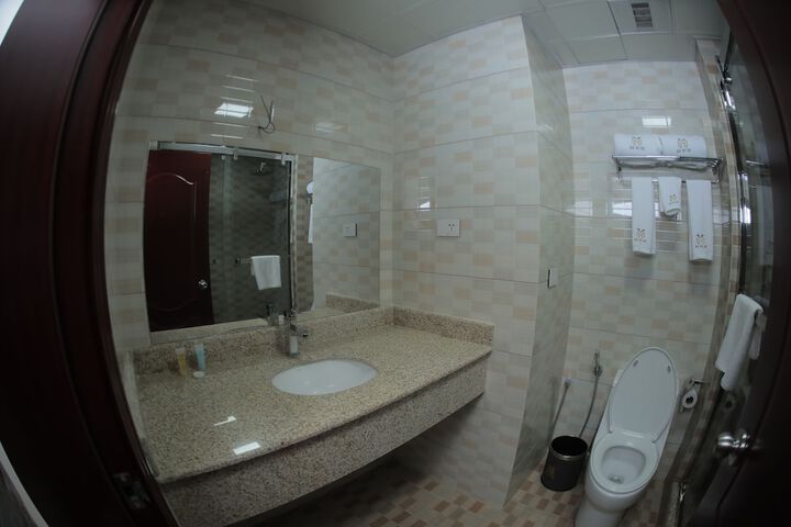 Room 8 of 13