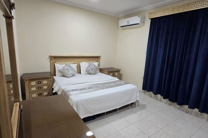 Room 12 of 33