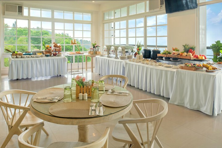 Breakfast/Coffee Service 9 of 22