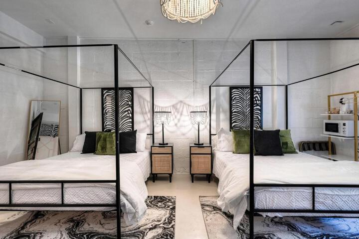 Image of The Oleander Hotel Room 8