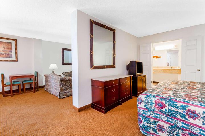 2 Double Beds (7 of 8)