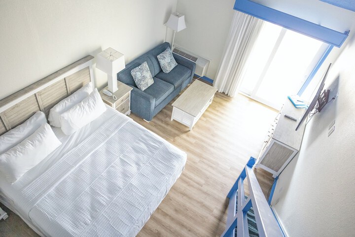 Room 37 of 135