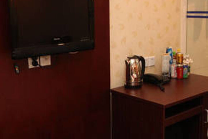 Room 9 of 39