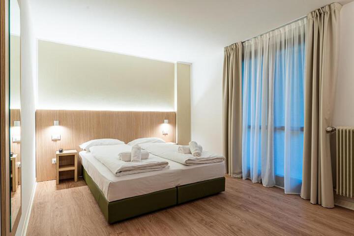 Hotel Suite Photo