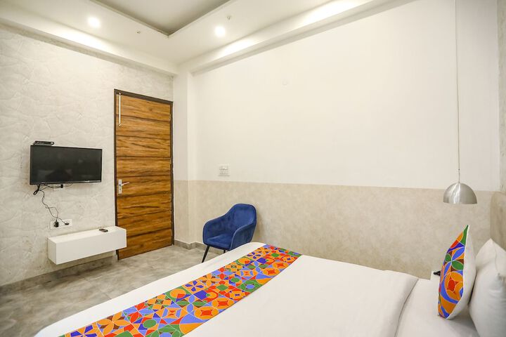 Room 18 of 31