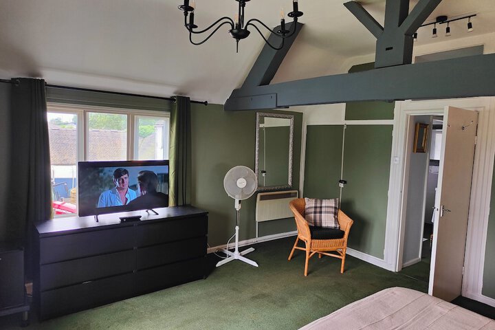 Room 35 of 53